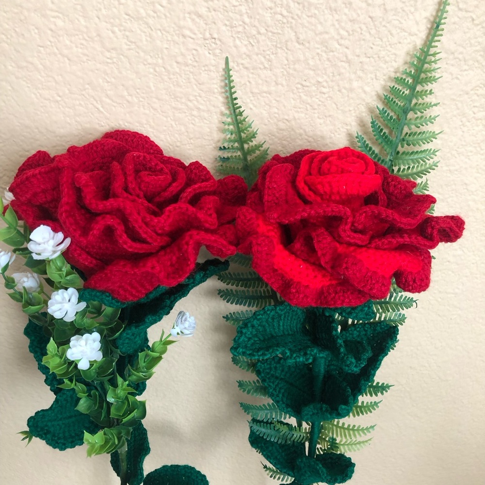 Crochet Roses - Picture 3 of 16